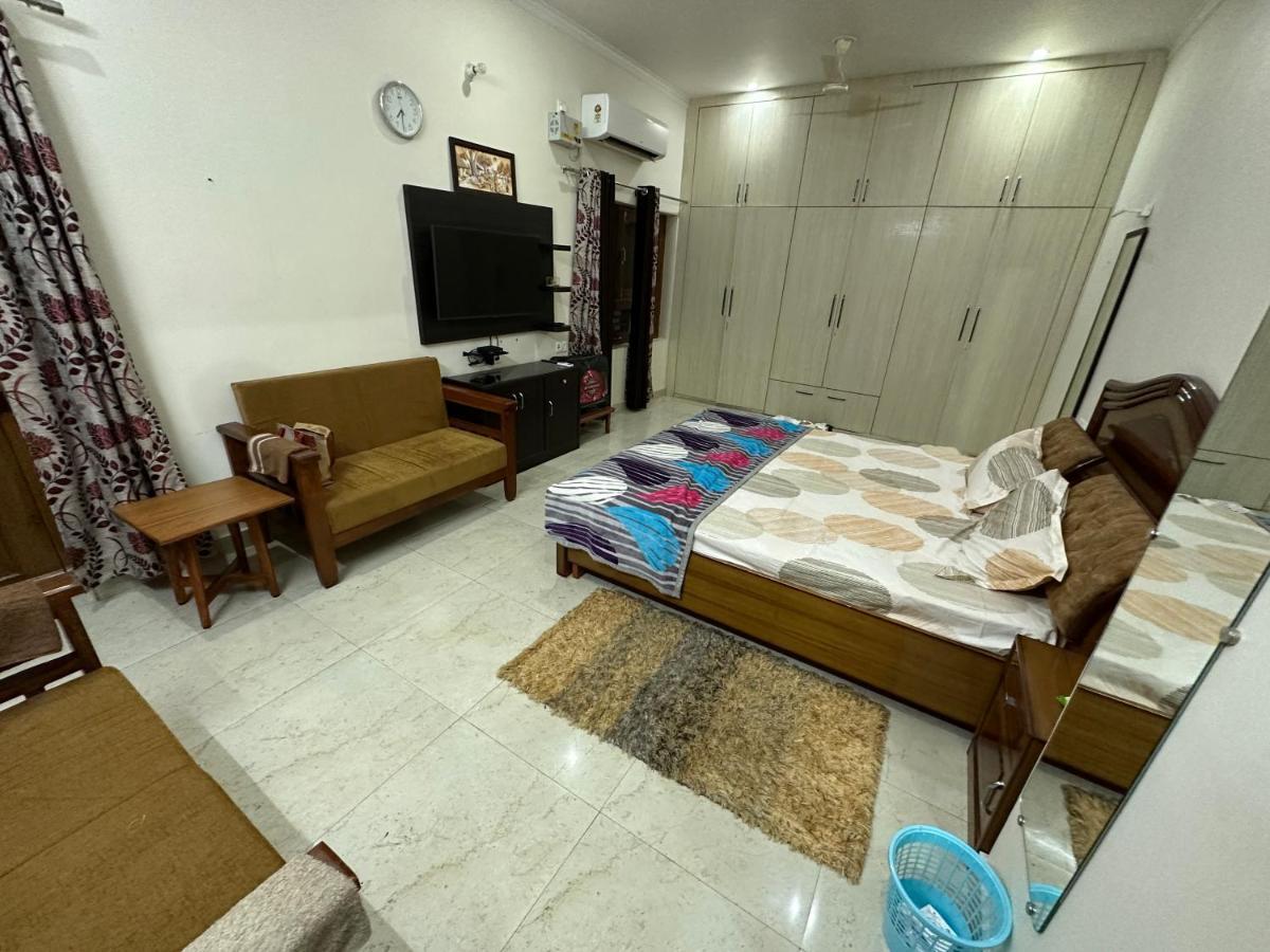 Kaashi Flora - Luxury 3bhk *