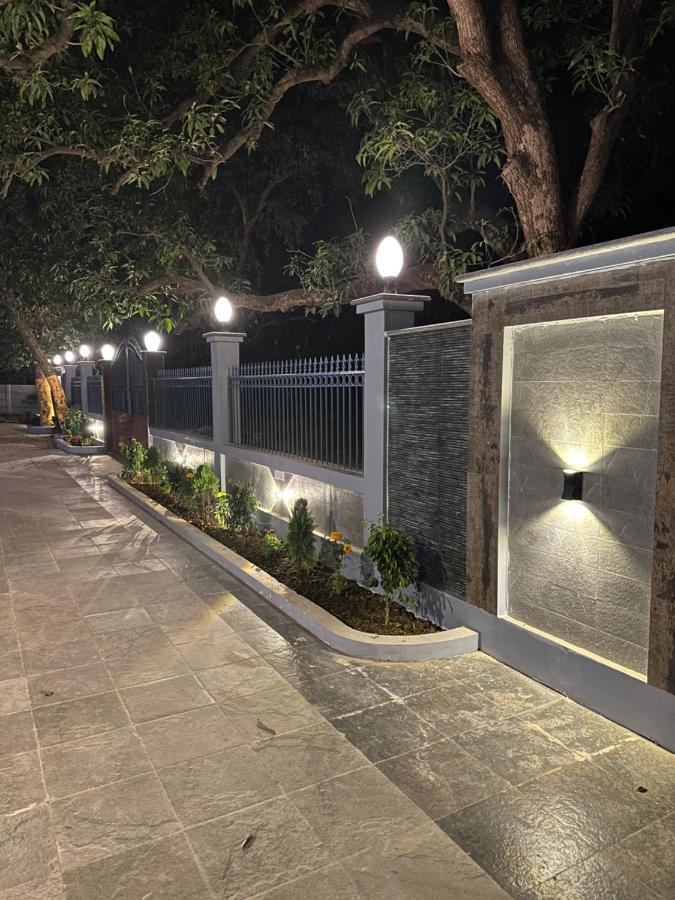 Villa Kaashi Flora - Luxury 3bhk *